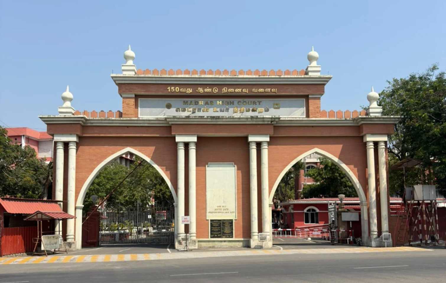 Madras High Court Quashes POCSO Case, Notes Consensual Teenage Relationship And Family Welfare Madras High Court Quashes POCSO Case, Notes Consensual Teenage Relationship And Family Welfare